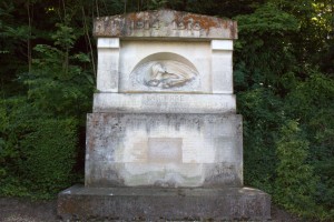 Monument aux morts Domaine de Grignon