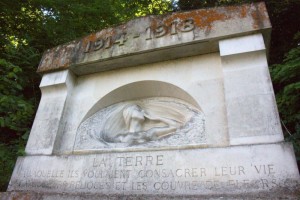 Monument aux morts Domaine de Grignon_