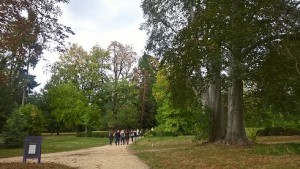 En direction du potager du Domaine de Madame Elisabeth